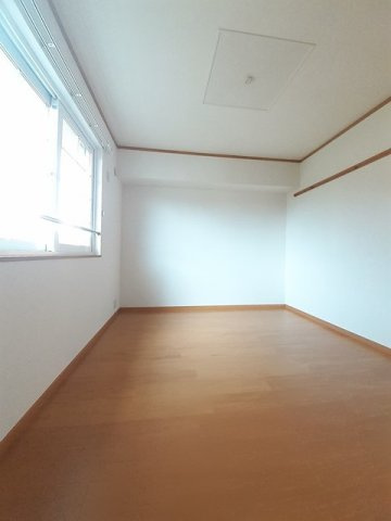 アルモニー，ＫＳの内装|明るい室内です