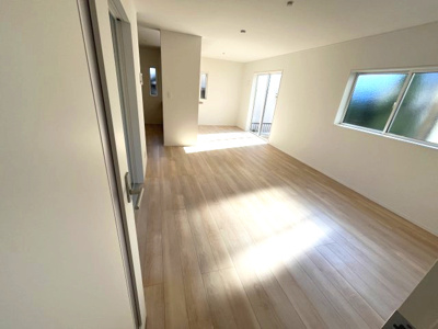 【居間・リビング】 | 【20万円ｷｬｯｼｭﾊﾞｯｸ対象物件】クレーデルガーデン三宅町伴堂第7 全1棟 1号棟