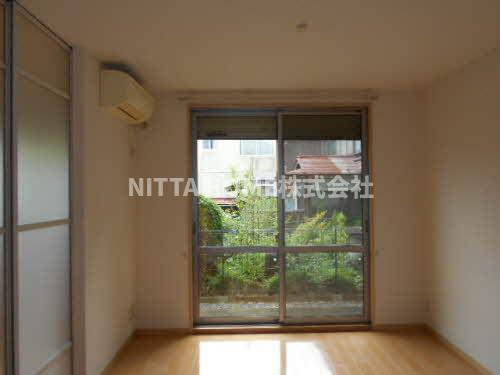 ヴィーブルゆらⅠ・Ⅱの居間・リビング|明るいリビングです(^^♪