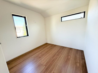 【洋室】 | 【仲介手数料３３０万円が無料！！】■喜多見駅９分■陽当り良好■４ＬＤＫ＋車庫