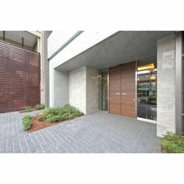 デルックス田端のエントランス