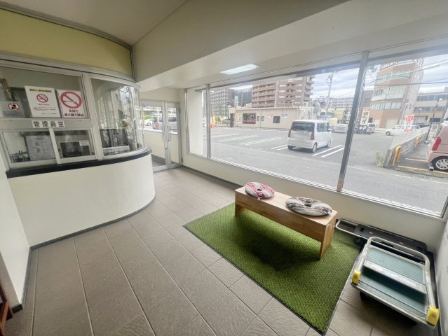 奈良パークハイツのエントランス