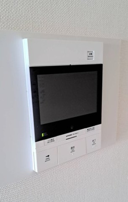 【セキュリティ】 | ベレッツァ尼崎 | 女性やお子様がお一人の際も安心なTVモニター付きインターフォン