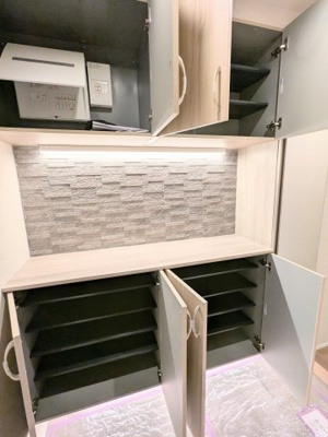 【玄関】 | ライオンズマンション南砂 | ～収納付き玄関写真～