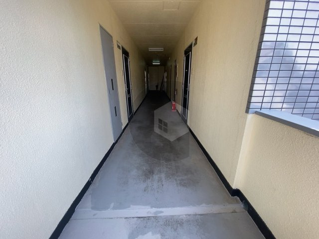 コーポラストウザキのロビー