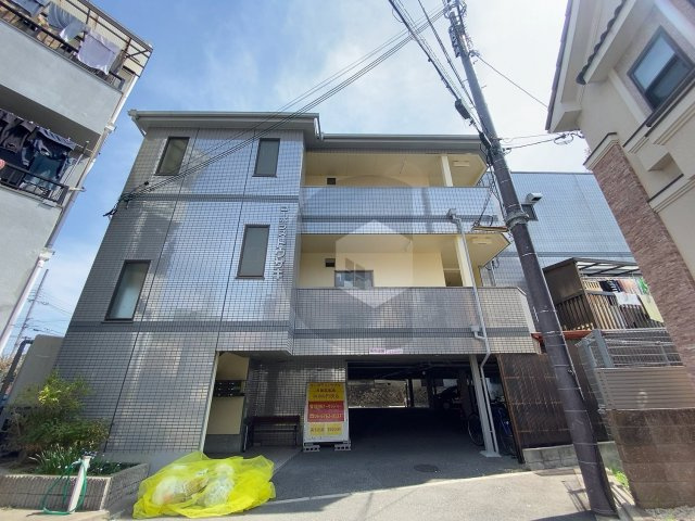 コーポラストウザキの外観