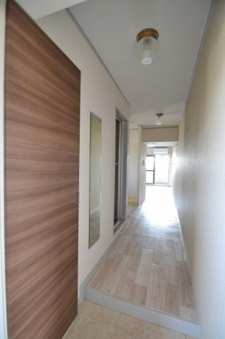 広島市西区庚午中１丁目の賃貸マンションの玄関