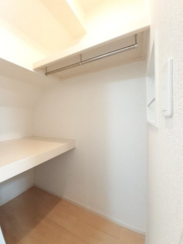 ララ・クメールの収納