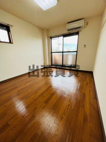 仲介手数料0円！！アイリス・コートの居間・リビング