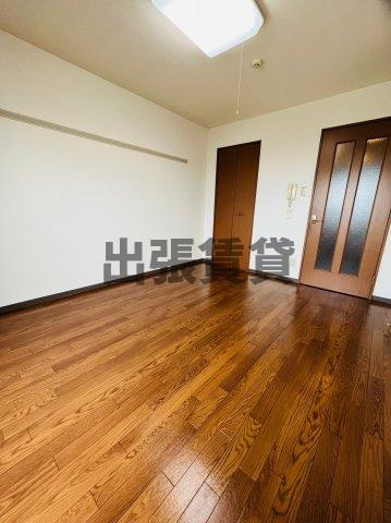 仲介手数料0円！！アイリス・コートの居間・リビング