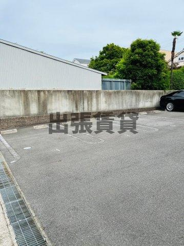 仲介手数料0円！！アイリス・コートの駐車場