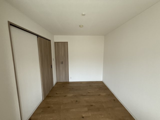 メゾン白国２号の洋室