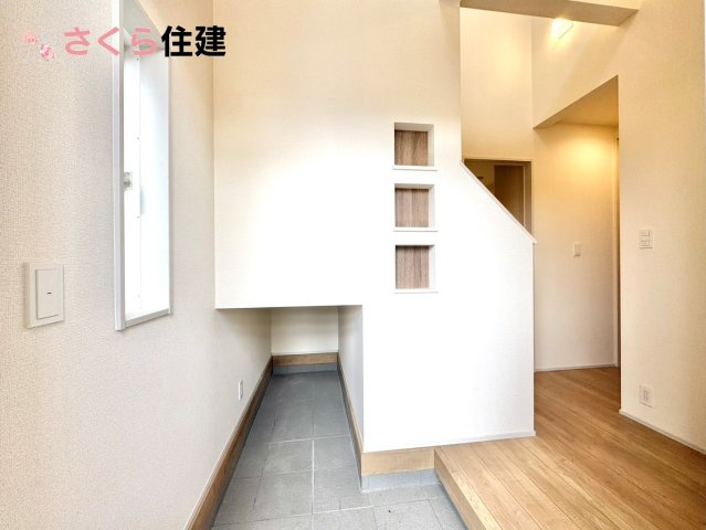 ブルーミングガーデン下野市川中子　１号棟のその他|同社施工物件の写真です。室内にいても、たっぷりの陽光を感じて頂ける、開放感あふれるリビングです。 										
