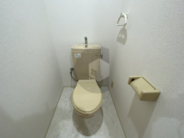 ブルグリンコート布施駅前のトイレ