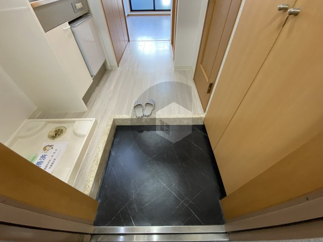 ブルグリンコート布施駅前の玄関