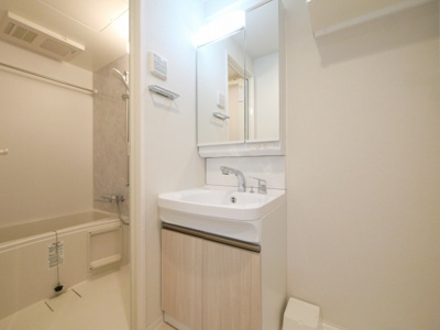 【独立洗面台】 | ブランシエスタ天満 | 朝の身支度には欠かせない独立洗面化粧台