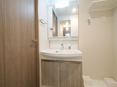 【独立洗面台】 | ブランシエスタ天満 | 独立洗面台で身支度をすべて済ませてしまいましょう