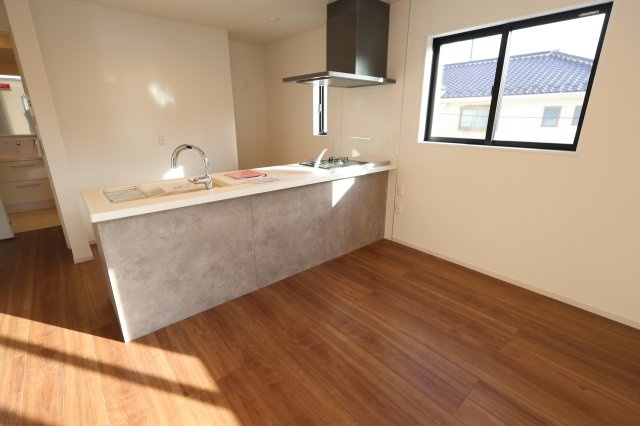 《仲介手数料無料》練馬区石神井台８丁目20-27新築一戸建てケイアイグレースの居間・リビング