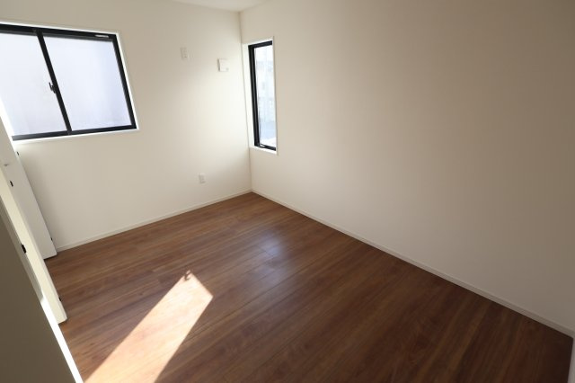 《仲介手数料無料》練馬区石神井台８丁目20-27新築一戸建てケイアイグレースの洋室