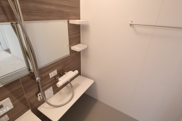 《仲介手数料無料》練馬区石神井台８丁目20-27新築一戸建てケイアイグレースの浴室