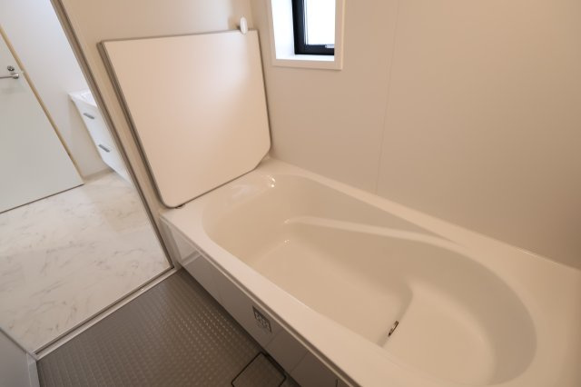 《仲介手数料無料》練馬区石神井台８丁目20-27新築一戸建てケイアイグレースの浴室