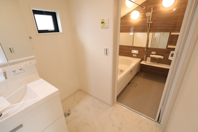 《仲介手数料無料》練馬区石神井台８丁目20-27新築一戸建てケイアイグレースのランドリースペース