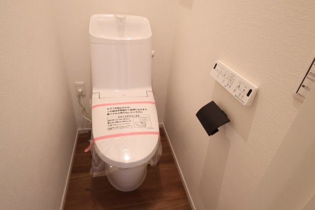 《仲介手数料無料》練馬区石神井台８丁目20-27新築一戸建てケイアイグレースのトイレ