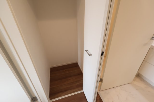 《仲介手数料無料》練馬区石神井台８丁目20-27新築一戸建てケイアイグレースの収納