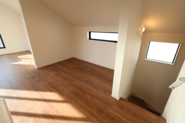 《仲介手数料無料》練馬区石神井台８丁目20-27新築一戸建てケイアイグレースの居間・リビング