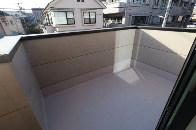 《仲介手数料無料》練馬区石神井台８丁目20-27新築一戸建てケイアイグレースのバルコニー