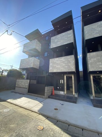 フェリナリュクス