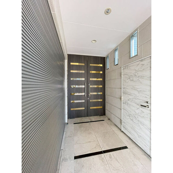 ラエスパシオ箱崎のエントランス