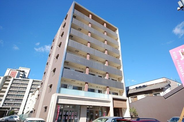 グランディ県庁前