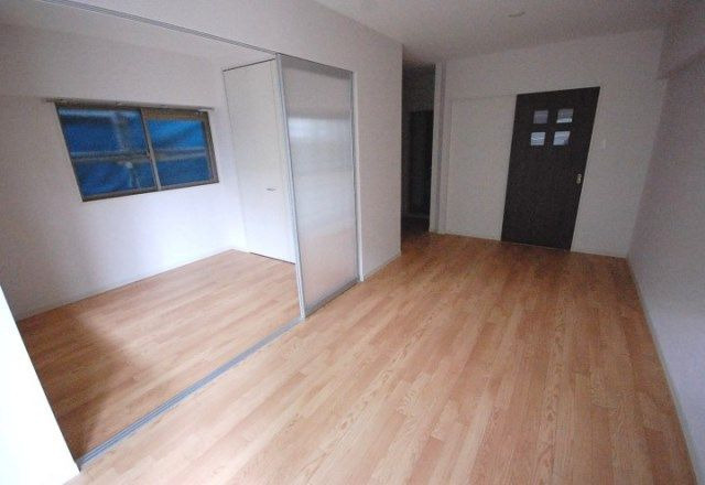 グランディ県庁前の居間・リビング