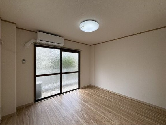 エンジェリマンションの居間・リビング