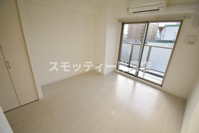 グランエクラ花園町の洋室