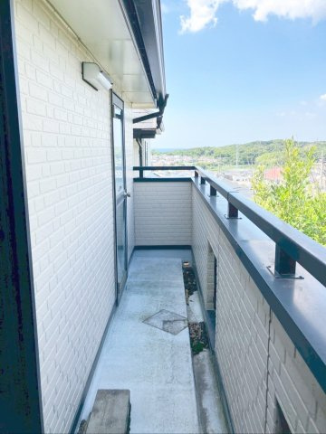 福岡市東区美和台5丁目　中古戸建のバルコニー|バルコニーは2面設置で使い勝手が良いです！