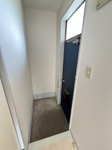 コウ河崎の玄関