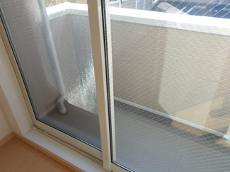 【バルコニー】 | Ｅ’ｓ　Ｇａｒｄｅｎ　Ｂ　２DKHW | 暖かな日差しのふりそそぐバルコニー