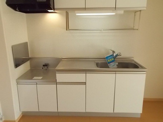 【キッチン】 | Ｅ’ｓ　Ｇａｒｄｅｎ　Ｂ　２DKHW | コンパクトなキッチンで掃除もラクラク