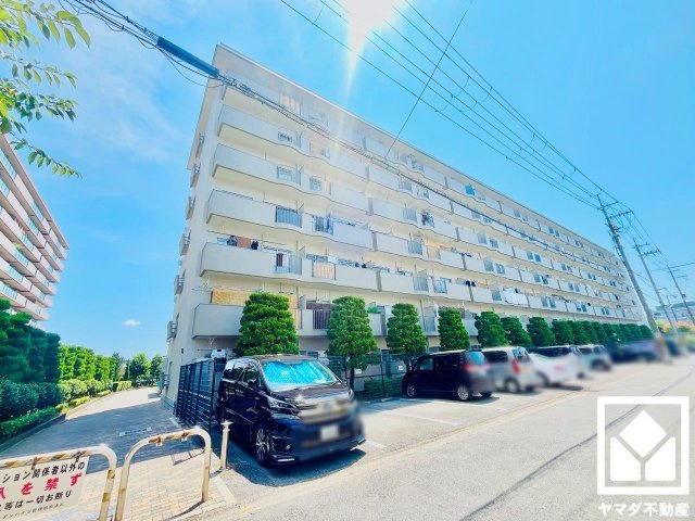 吉祥院ガーデンハイツC棟の外観