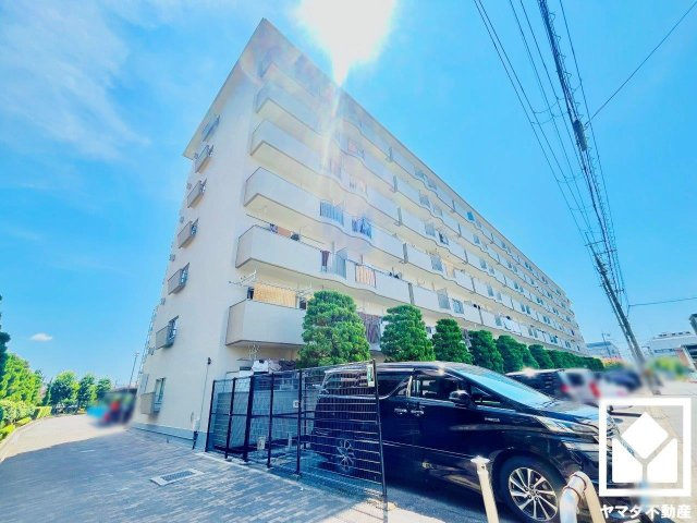 吉祥院ガーデンハイツC棟の外観