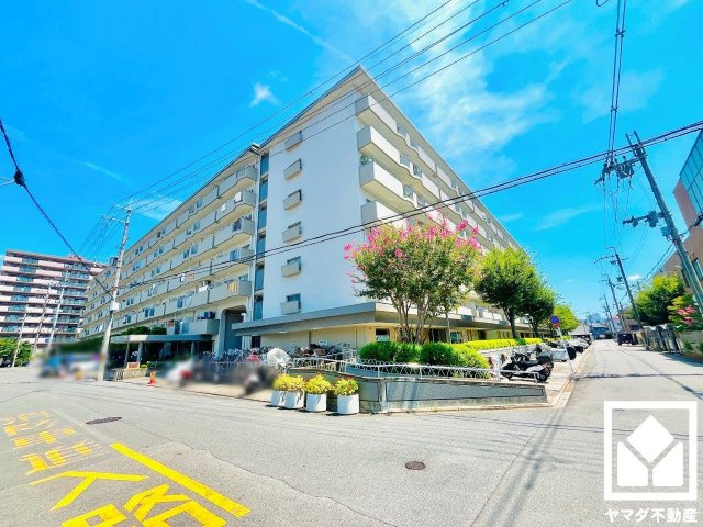 吉祥院ガーデンハイツC棟の外観