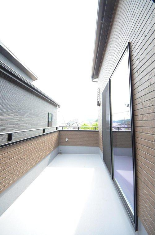 高取北1丁目のバルコニー|東南向きの広いバルコニー。