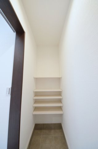 江波二本松二丁目の収納|大容量のシューズクローク