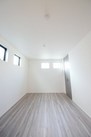 旭一丁目の洋室|全居室収納スペース有、お部屋が広く綺麗に使えます