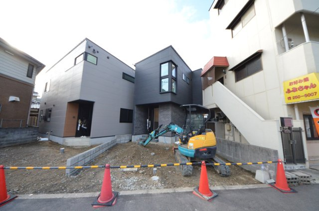 旭一丁目の外観|南区役所前電停歩18分
駐車2台可能です