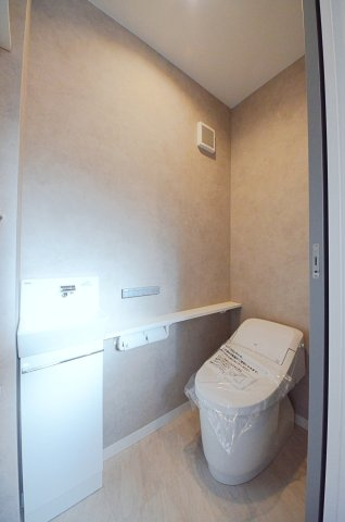 旭一丁目のトイレ|1階タンクレストイレ