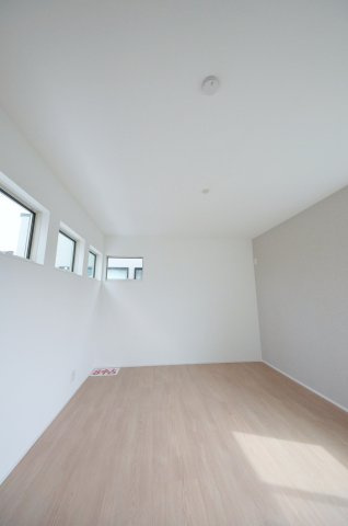 新宮一丁目の洋室|全居室収納スペース有、お部屋が広く綺麗に使えます