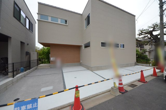 新宮一丁目の駐車場|JR廿日市駅徒歩14分、廿日市市役所前電停徒歩6分
駐車は3台可能です